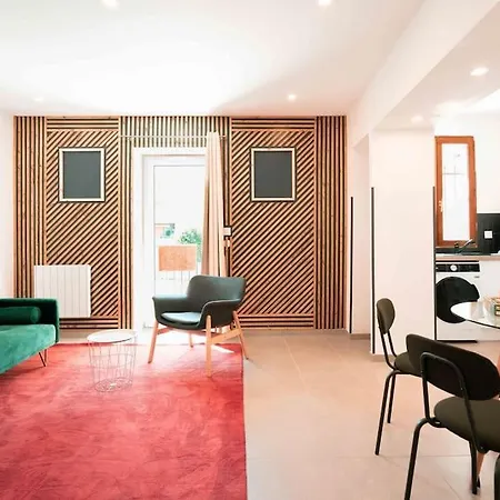 3 Grand 2 Pieces En Plein Centre Avec Place De Parking Lägenhet Aix-les-Bains